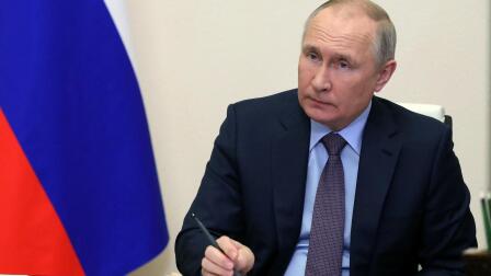 Putin tightens grip on dissent behind a new Iron Curtain