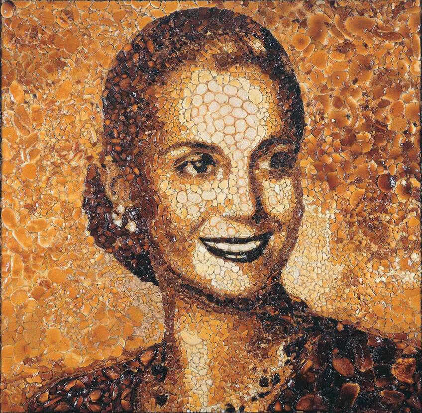 Mondongo, Eva, 2006. Different types of bread and resin in wood | Courtesy of the artists