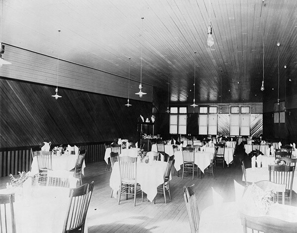 Interior view of a large dining room, possibly Ye Alpine Tavern in Crystal Springs. | Courtesy of the Los Angeles Public Library
