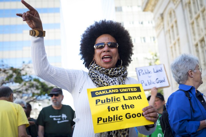 East Bay Alliance for a Sustainable Economy (EBASE), Causa Justa :: Just Cause, Oakland United Coalition, UNITE HERE! and more activists demonstrating against the Oakland-Alameda County Coliseum in 2015. | Annette Bernhardt/Flickr/Creative Commons