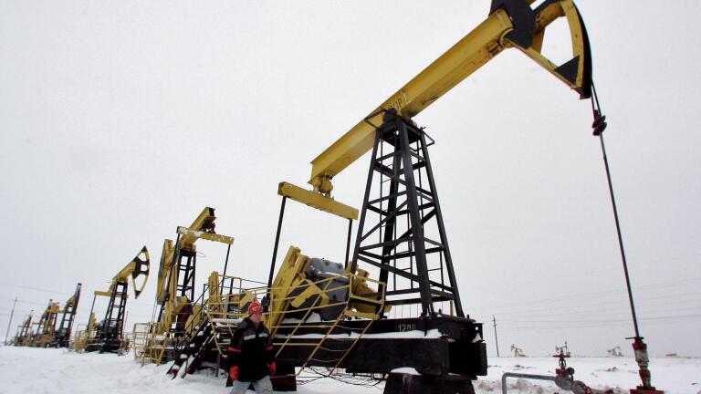 Biden administration considers ban on imports of Russian oil