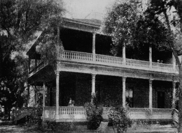 For decades, the Coles lived at the corner of Santa Monica and Gower, cater-corner to the Hollywood Forever Cemetery. Courtesy of the USC Libraries - California Historical Society Collection.