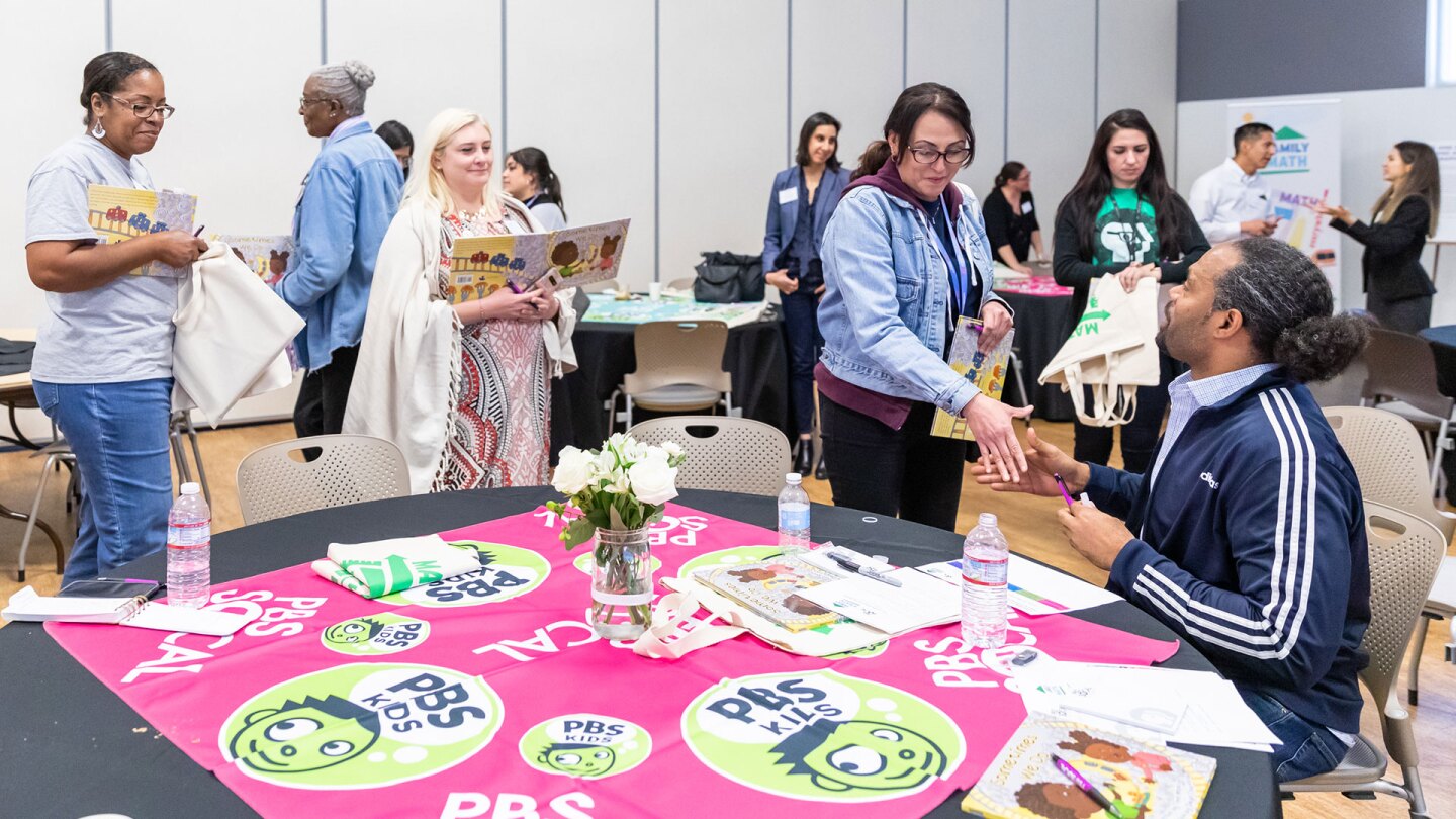 Omo Moses meets with atendees at the PBS SoCal Family Math Convening. | Mae Koo