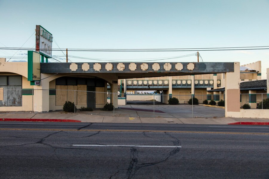 mojave_desert_needles_relax_inn_motel.jpg