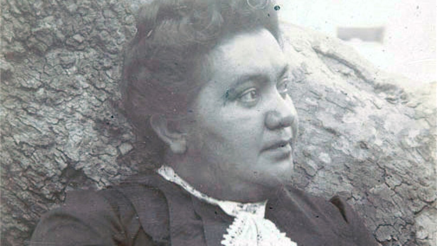 manuela_head.jpg