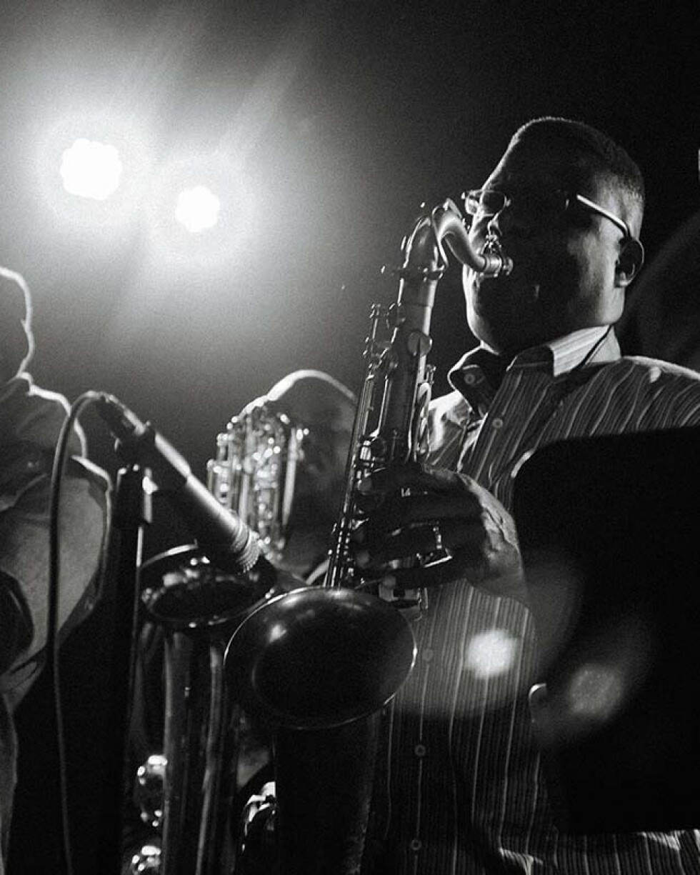 A black and white photo of Pan Afrikan Peoples Arkestra playing | Samantha Lee ab s11