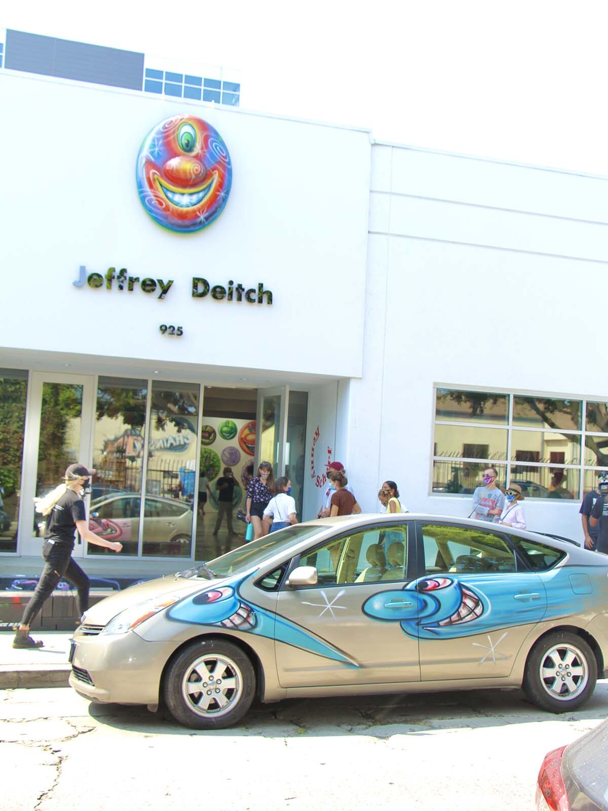 Cars participating at Kenny Scharf's "Karbombz!" car parade September 26, 2020. It's parked outside Jeffrey Deitch gallery. | Jordan Riefe