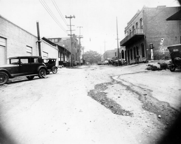 Olvera Street before its 1930s re-invention | Courtesy of Los Angeles Public Library