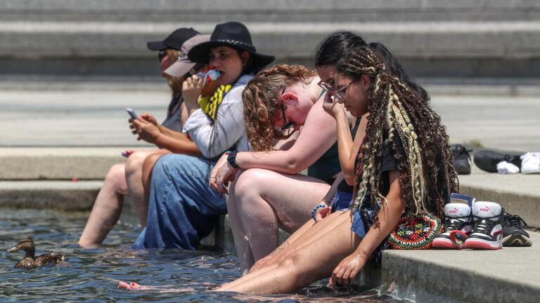 News Wrap: 160 million enduring brutal U.S. heatwave