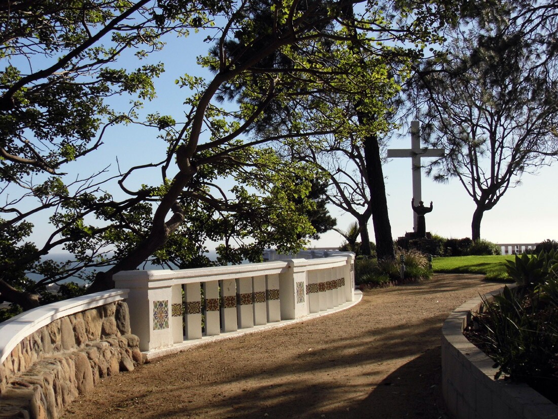 Serra Retreat (1)