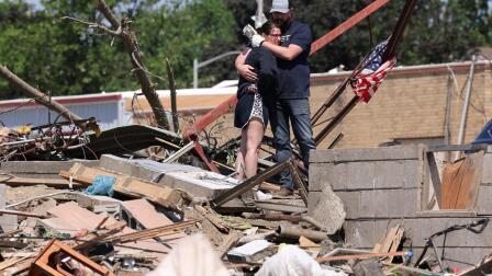 Deadly tornado devastates small town of Greenfield, Iowa