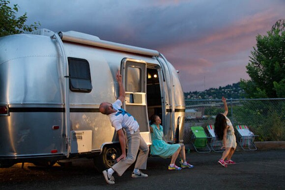 A sneak peak preview performance of Feedback on the north side of the river in Portland at sunset featuring dancers Marissa Labog (LA), Joe Schenck (LA), Carla Mann (Portland), Noel Plemmons (Portland) | Photo: Nick Shepard.