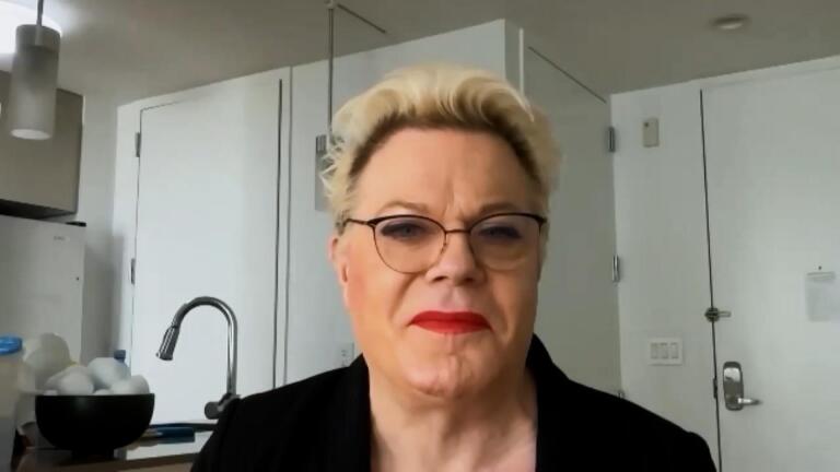 Eddie Izzard on Acting, Marathons, and Activism