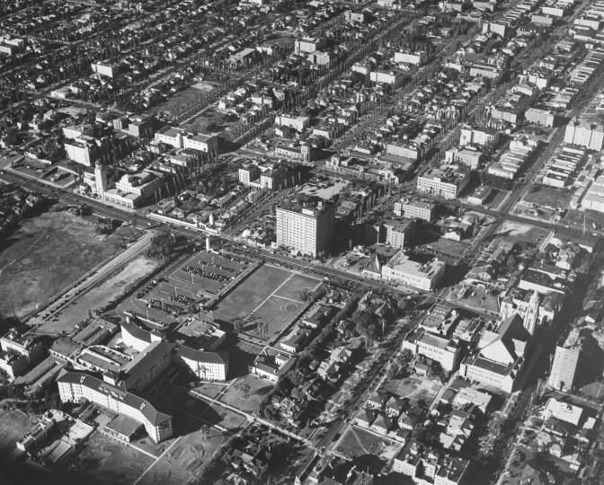 Aerial view of the Ambassador Hotel in 1940