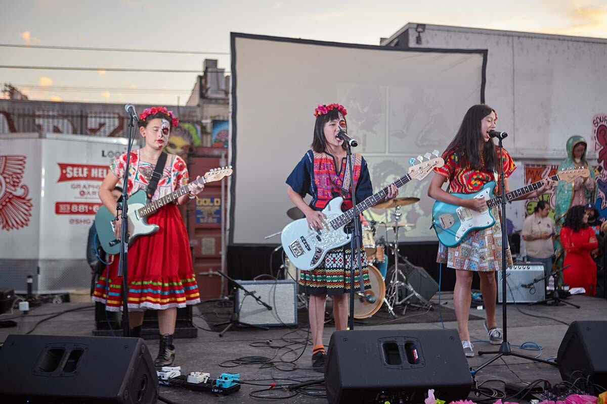 A band plays on stage during the Día de los Muertos celebration in 2019 | Pablo Aguilar
