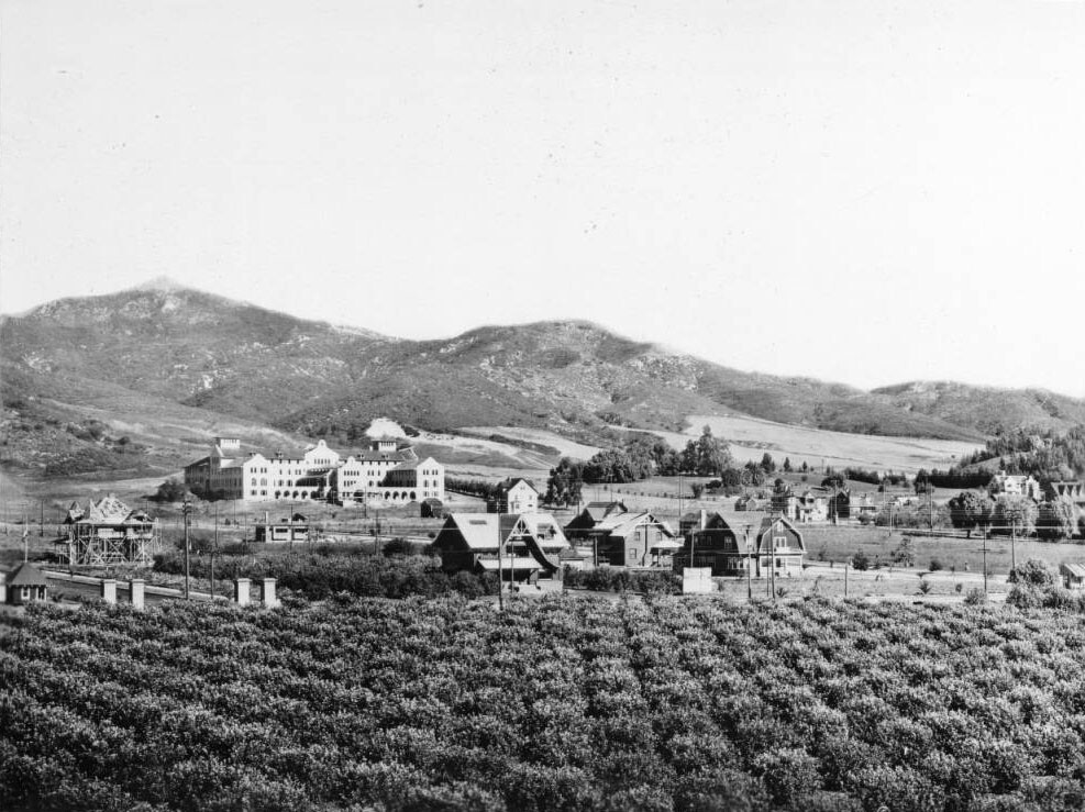 Rural East Hollywood, circa 1905. Courtesy of the Title Insurance and Trust, and C.C. Pierce Photography Collection, USC Libraries.