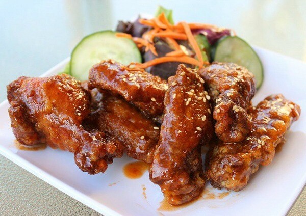Sriracha honey wings | Photo by Far East