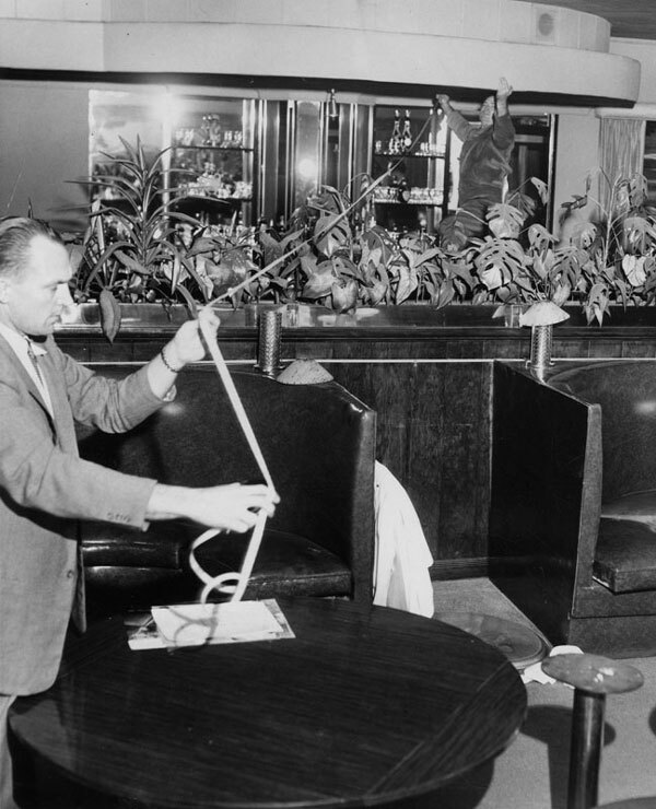 Detectives reconstruct the path of the bullet that killed Whalen. Courtesy of the Herald-Examiner Collection, Los Angeles Public Library.