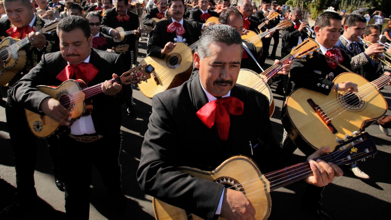 Mariachi procession for Saint Cecilia in Boyle Heights (featured)