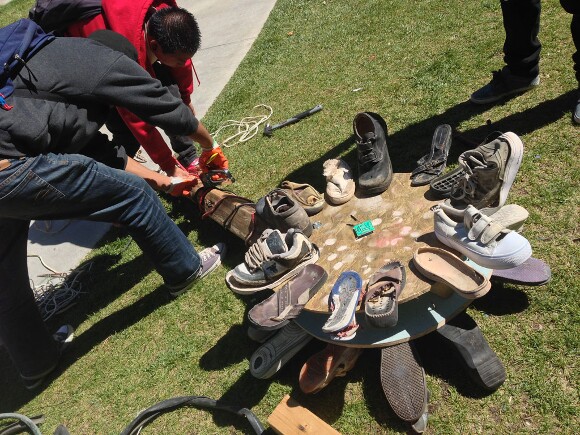 recycled_shoes_sculpture_dehsart.jpg