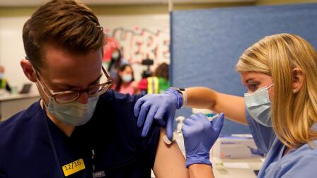 Delta-driven surge spurs employers to mandate vaccinations