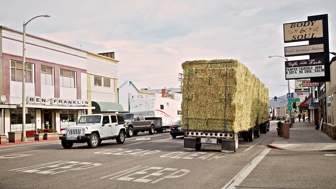 Traffic on Main Street (Highway 6/395) - Downtown Bishop, CA - 2016 (approximately one mile from silos) | Osceola Refetoff