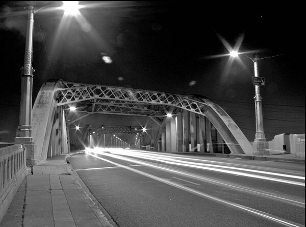 Sixth Street bridge steel arches from the west side of the viaduct in January 2012 I Photo by Ed Fuentes