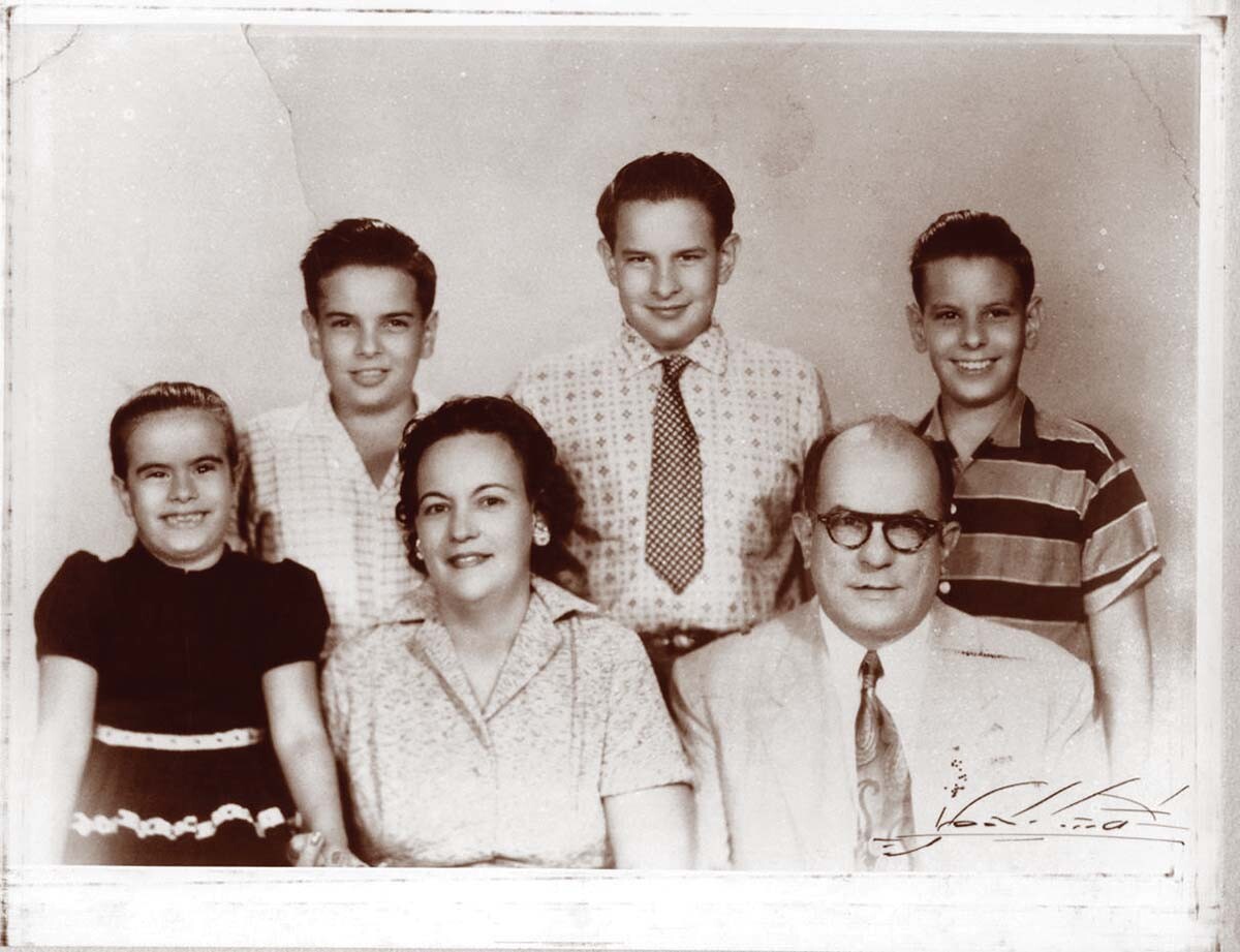 Gaviña family portrait in Cuba | Courtesy of Gaviña Coffee Company