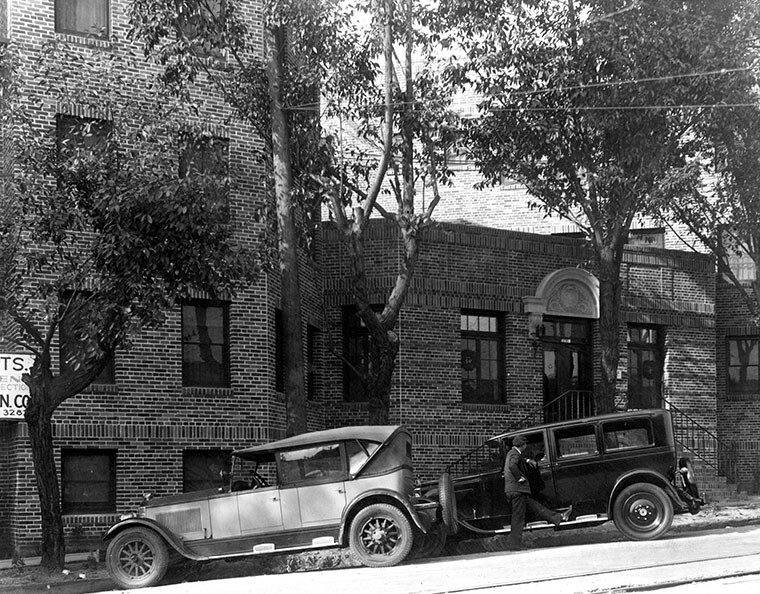 The Brownstone Lofts in Angelino Heights | Photo: Los Angeles Public Library