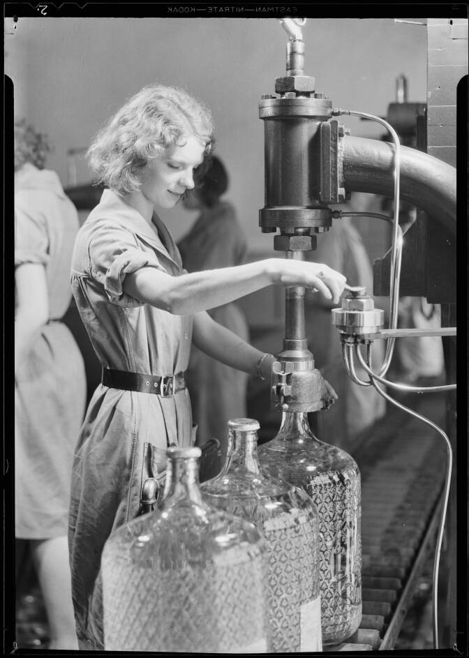 Bottling water at an Arrowhead plant, 1931