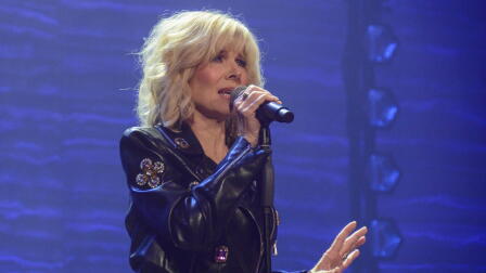 Debby Boone performs "'Til I Can Make It on My Own"