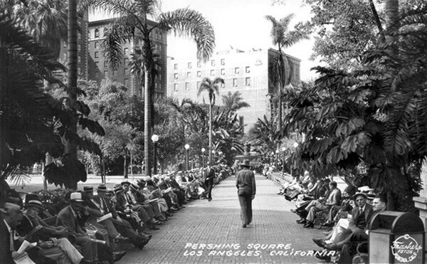 1941 postcard of Pershing Square. Courtesy of the Frasher Foto Postcard Collection, Pomona Public Library.