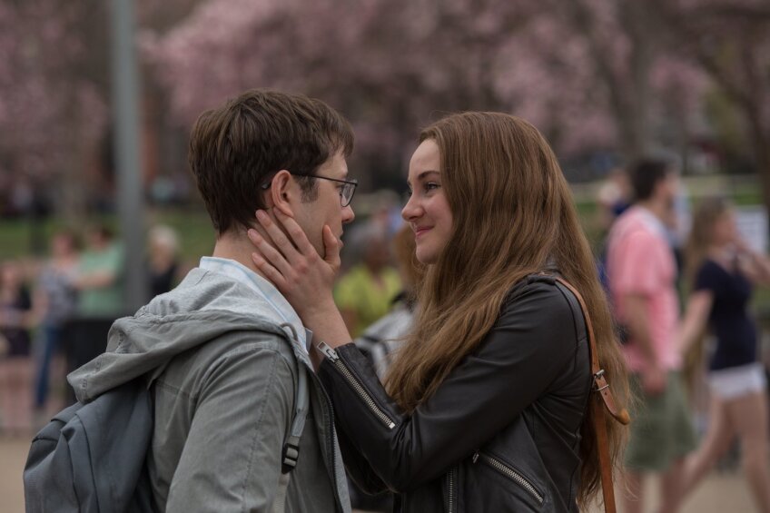 Joseph Gordon-Levitt and Shailene Woodley in "Snowden"