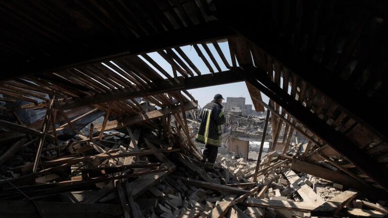 Russian shelling reduces Kharkiv to 'a smoking ruin'
