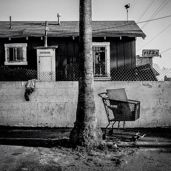 Shopping cart. Bakersfield, CA. 35°22'23"N 119°1'6"W #geographyofpoverty | Photo: Matt Black