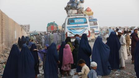 Pakistan orders Afghan refugees to leave or face deportation