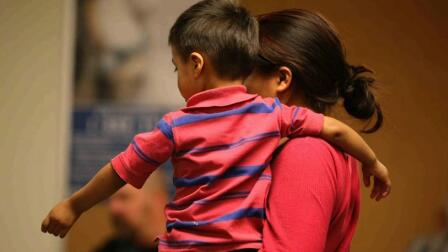 New Mexico city divided over sheltering immigrants