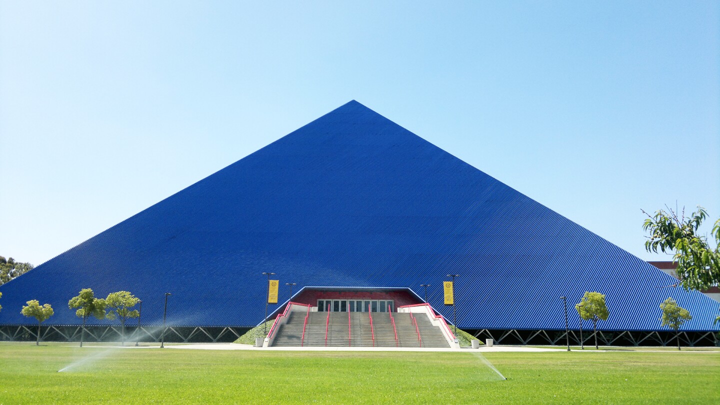 CSULB Pyramid Banner