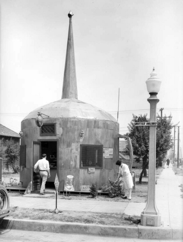 The Oil Can restaurant in Montebello, 1928. Courtesy of the USC Libraries - Dick Whittington Photography Collection.