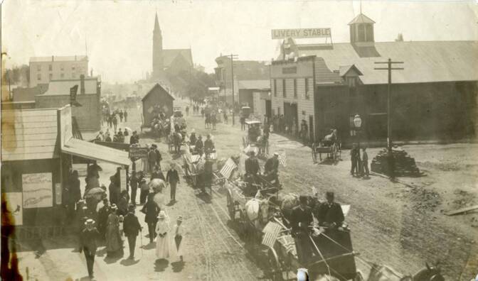 Circa 1890 view of Colorado Boulevard, then named Colorado Street, looking east to Marengo Avenue. Courtesy of the Pasadena Museum of History.