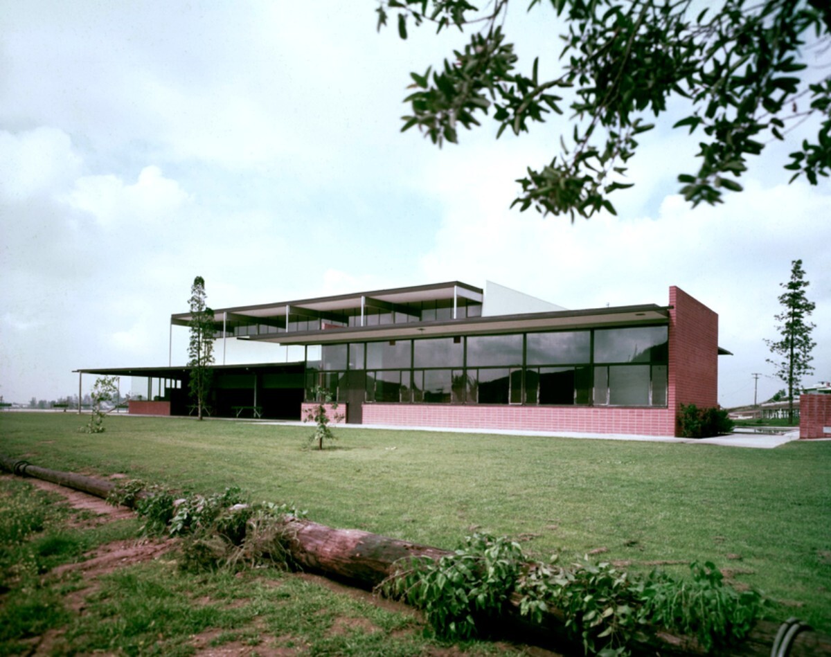 An early shot of the Eagle Rock Recreation Center | Courtesy of the Neutra Institute