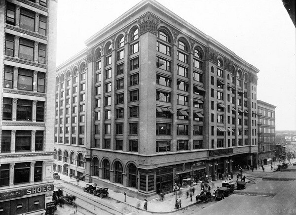 Pacific Electric Building long before loft conversion, ca. 1910-1919 | Courtesy of the USC Digital Library