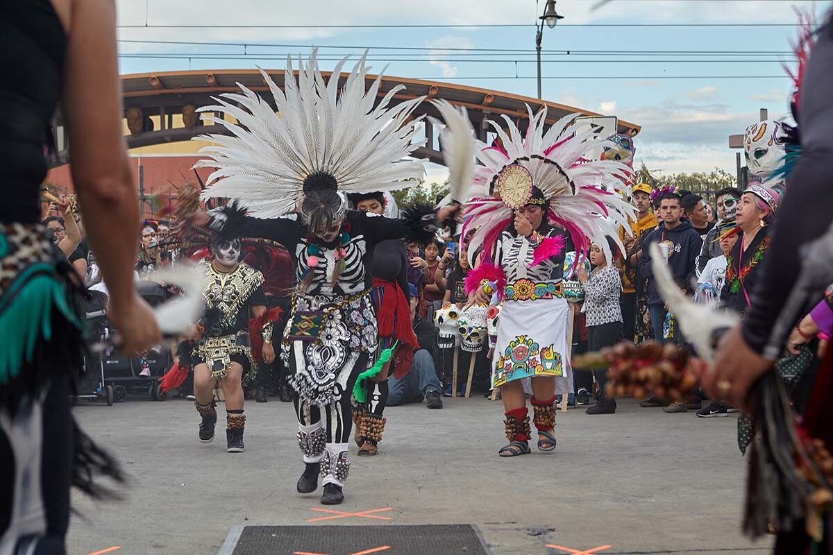 Aztec dancers during Día de los Muertos celebration in 2019 | Pablo Aguilar