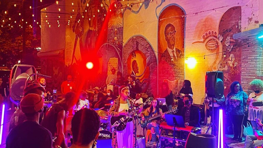 A performance at the alley of Hot and Cool Cafe | Courtesy of Hot and Cool Cafe