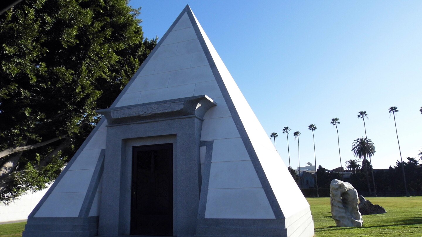 A Masonic structure at Hollywood Forever Cemetery | Sandi Hemmerlein