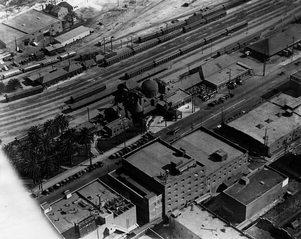 1924 aerial view of the Santa Fe's La Grande station. Courtesy of the Security Pacific National Bank Collection, Los Angeles Public Library.