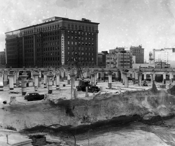 Demolition of the 1920 Arnold Building to make way for the Hotel Statler. Courtesy of the Herald-Examiner Collection, Los Angeles Public Library.