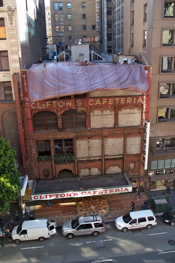The original facade is unveiled. Photo by Ed Fuentes.