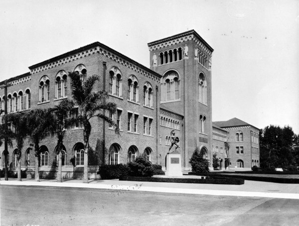 USC Bovard Administration Building, 1921 | Security Pacific National Bank Collection, Courtesy of the Los Angeles Public Library