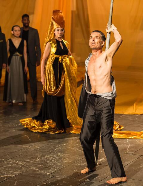 Will Bond as the Messenger in "Persians" by Aeschylus <br /> at the Getty Villa. | © 2014 Craig Schwartz.